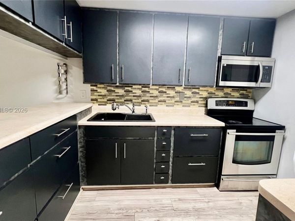 7610 Stirling Rd, Unit 103B, Davie, FL 33024