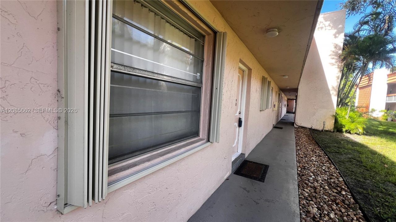 7610 Stirling Rd, Unit 103B, Davie, FL 33024 Photo