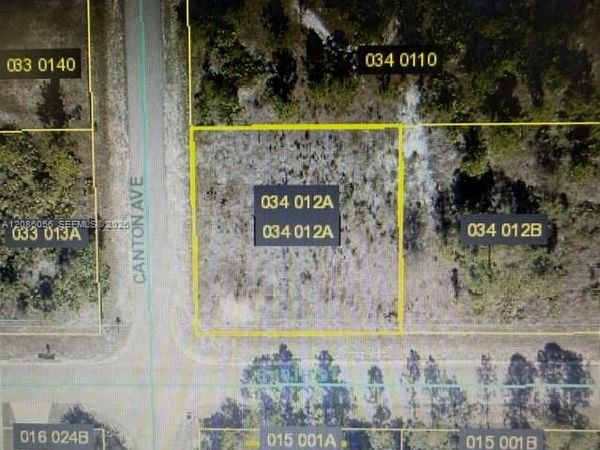 3201 E 10th St , Lehigh Acres, FL 33974