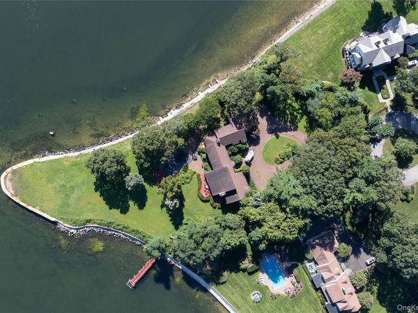 7 Lighthouse Point , Lloyd Harbor, NY 11743
