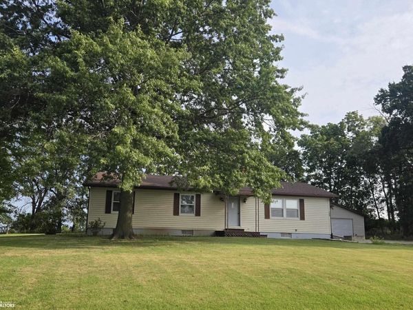 799 W Garfield Street, Centerville, IA 52544