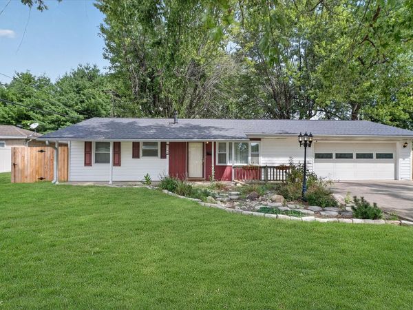733 Hanover Drive, New Whiteland, IN 46184