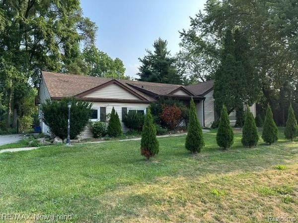 4510 W Maple Road , Bloomfield Hills, Mi 48301