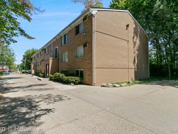 50980 Jefferson Avenue , New Baltimore, Mi 48047