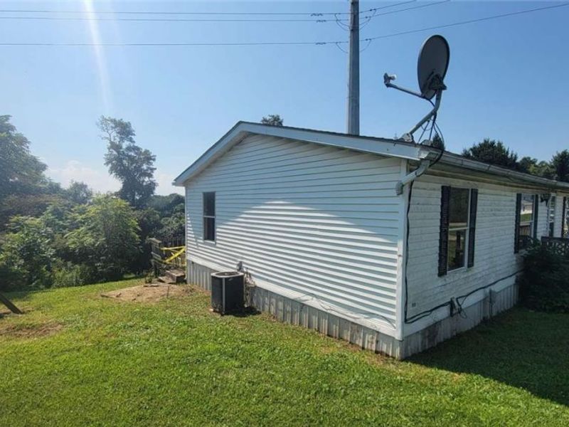 56670 Jordan Run Road, Bellaire, OH 43906 Photo 4