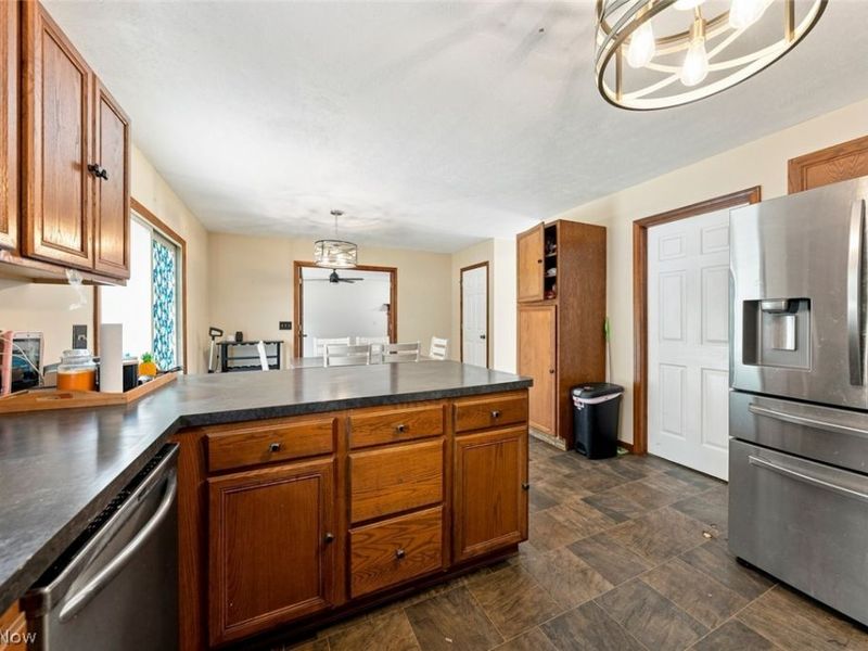 8000 N Oak Tree Drive, Lorain, OH 44053 Photo 12
