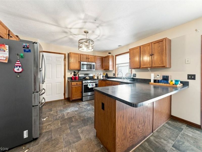 8000 N Oak Tree Drive, Lorain, OH 44053 Photo 9