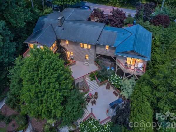 241 Wonderland Trail , Blowing Rock, NC 28605