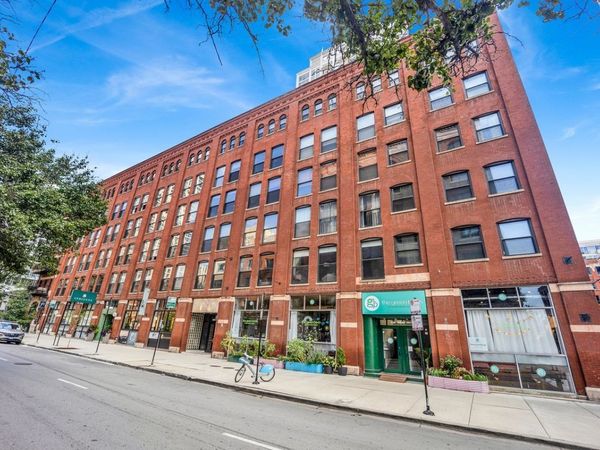 225 W Huron Street , Unit 211, Chicago, IL 60654