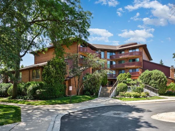 702 Waukegan Road , Unit A308, Glenview, IL 60025