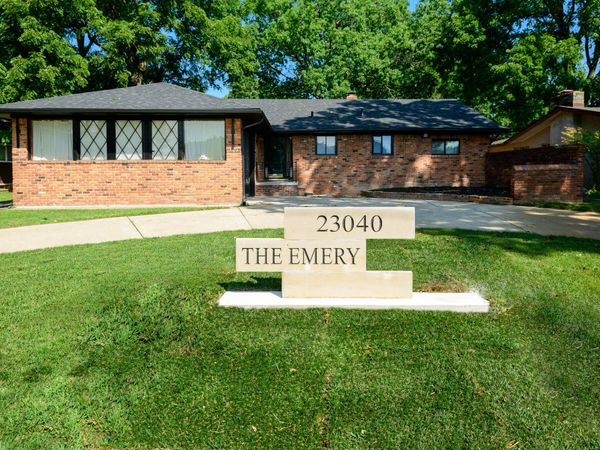 23040 Pembroke Avenue, Detroit, MI 48219