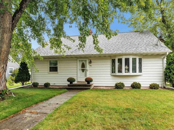 427 APOLLO WAY, De Pere, WI 54115