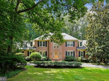 2022 SPRING BRANCH DRIVE, VIENNA, VA 22181