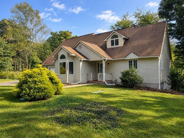 105-107 North Valley Rd, Pelham, MA 01002