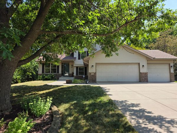 9953 Starlight Drive , Woodbury, MN 55125