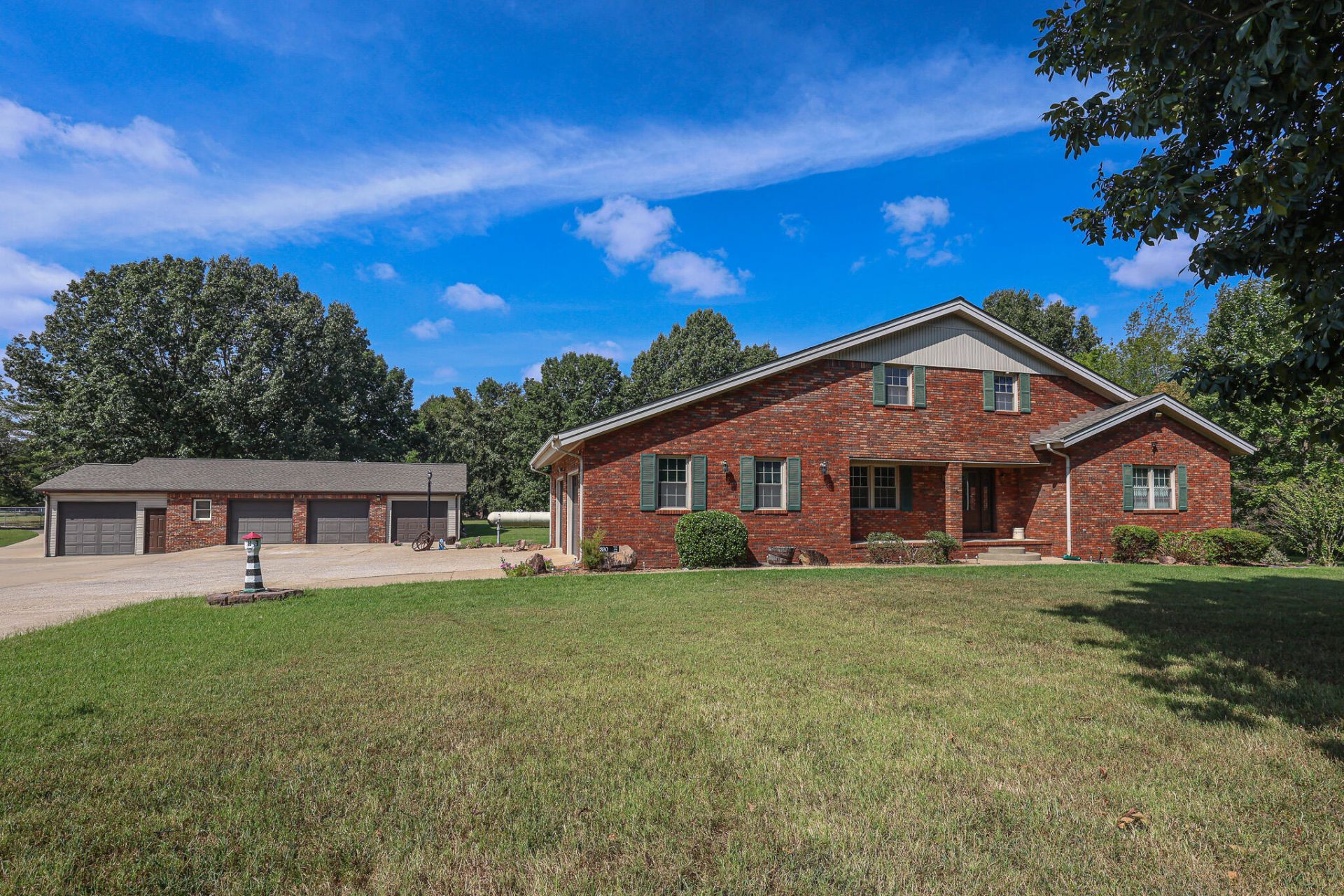 390 Windy Hills Circle, Calvert City, KY 42029 Main Photo