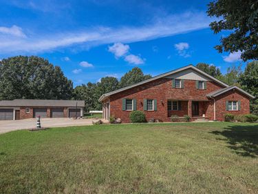 390 Windy Hills Circle, Calvert City, KY 42029