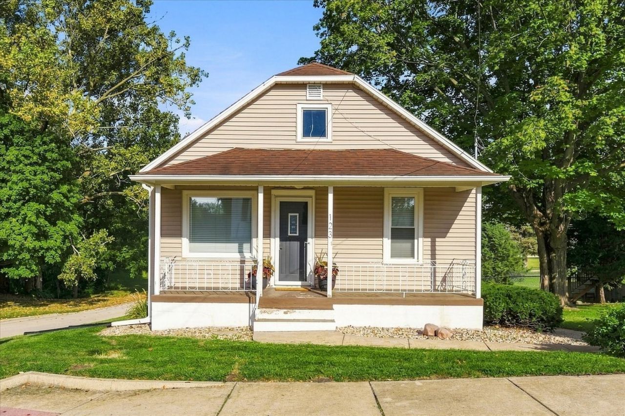 123 N Milwaukee Street , Mark, IL 61340 Main Photo