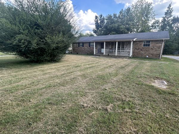 512 Appleton Dr, Clarksville, TN 37042