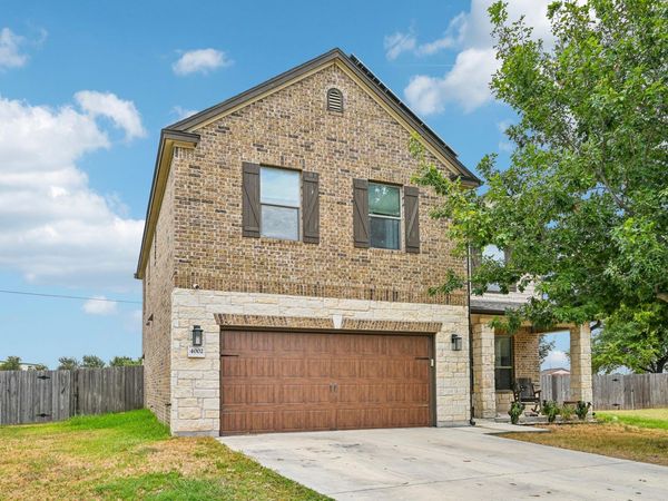 4002 Kings Canyon DR, Taylor, TX 76574