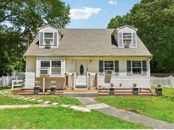 466 Auborn Avenue , Shirley, NY 11967