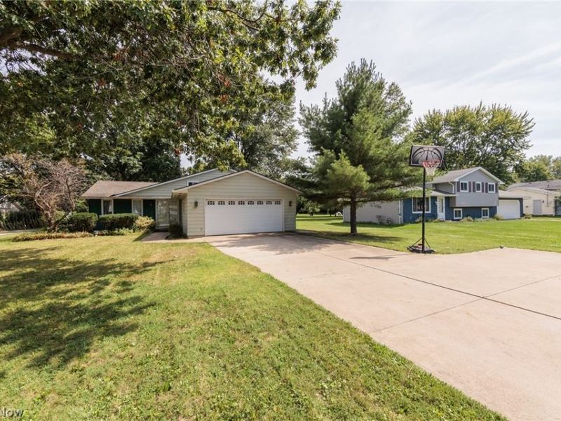 6065 Avon Belden Road, North Ridgeville, OH 44039 Photo 2
