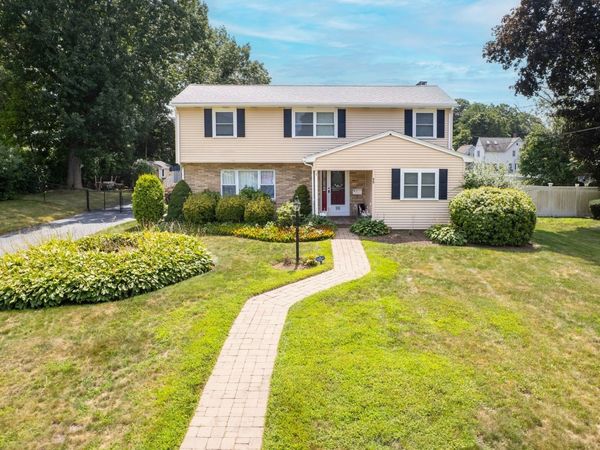 90 Crickett Road, Brockton, MA 02301
