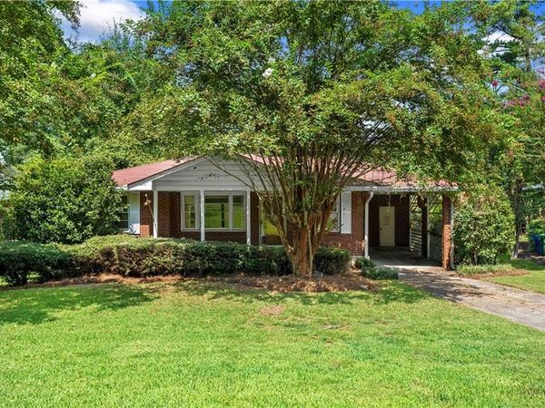 2592 Woodridge Drive, Decatur, GA 30033