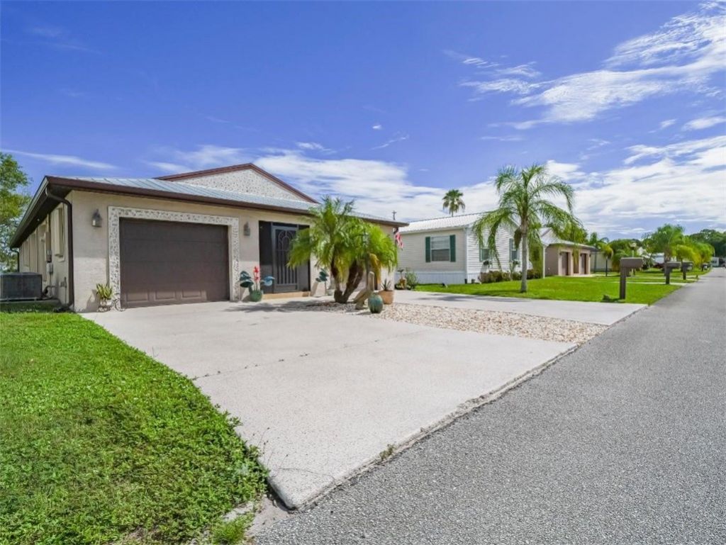 37 Arboles Del Norte, Fort Pierce, FL 34951 Photo