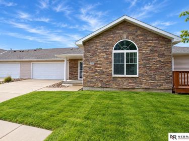 15960 Clay Plaza, Bennington, NE 68007