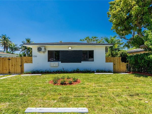 1350 NE 111th St , Miami, FL 33161