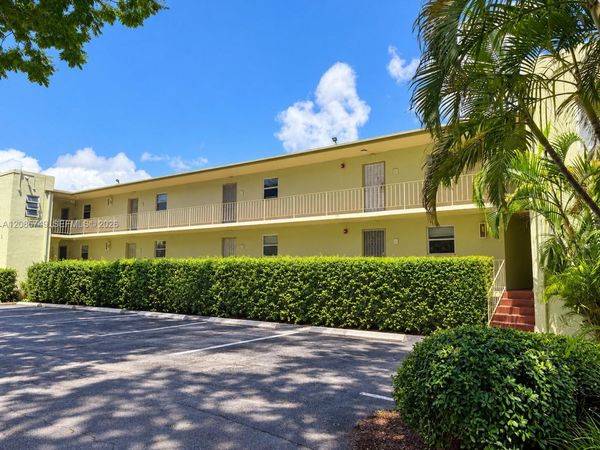 520 NE 38th St, Unit 11, Miami, FL 33137