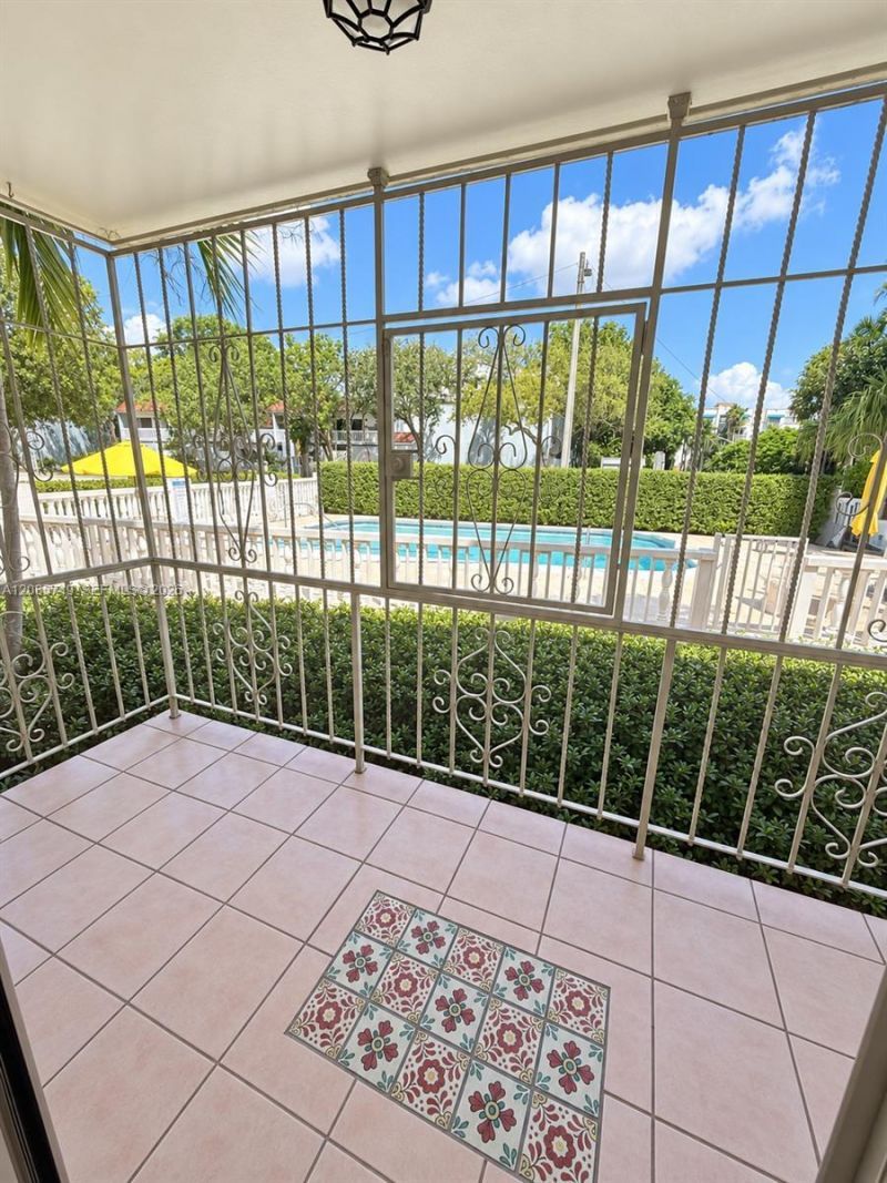 520 NE 38th St, Unit 11, Miami, FL 33137 Photo