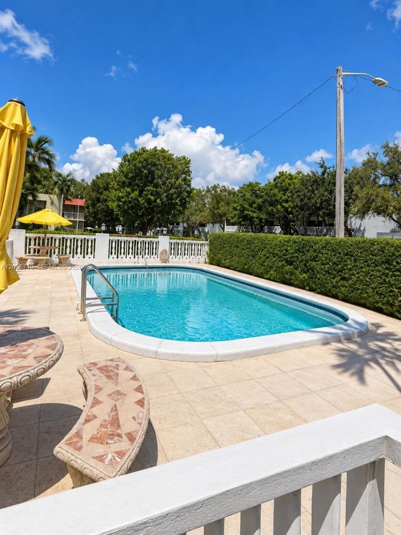 520 NE 38th St, Unit 11, Miami, FL 33137 Photo