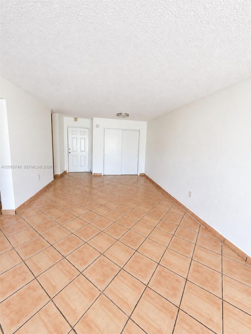 520 NE 38th St, Unit 11, Miami, FL 33137 Photo