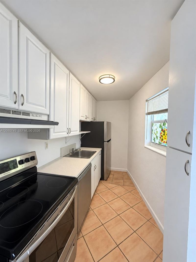 520 NE 38th St, Unit 11, Miami, FL 33137 Photo