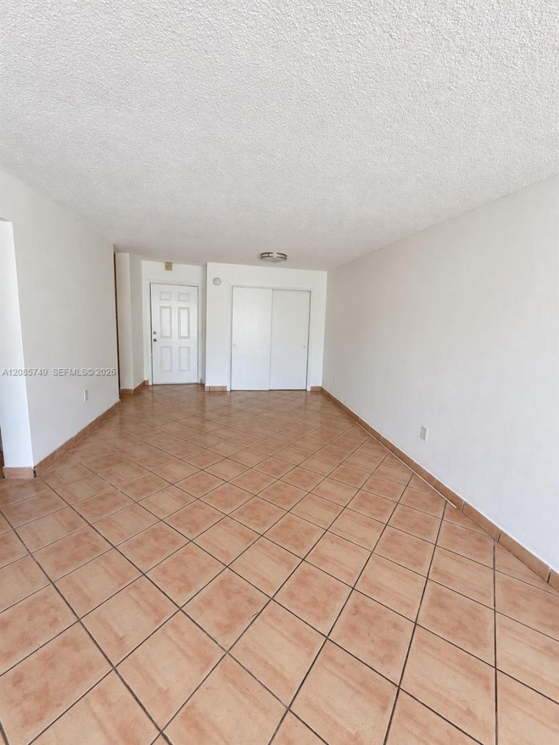 520 NE 38th St, Unit 11, Miami, FL 33137 Photo