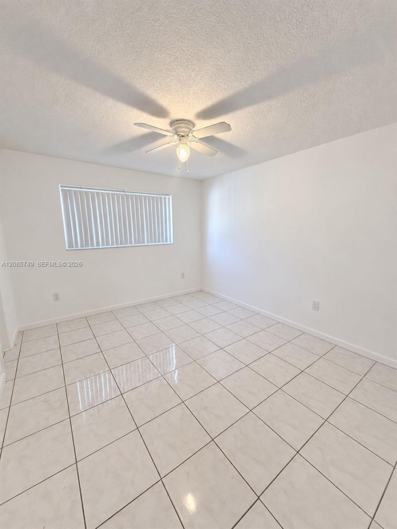 520 NE 38th St, Unit 11, Miami, FL 33137 Photo