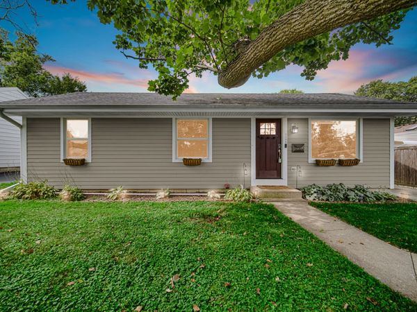 1106 Sumner Street , Wheaton, IL 60189