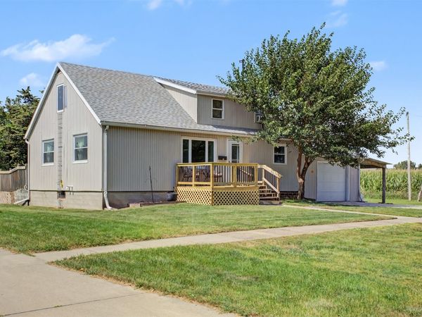 380 N 3rd Street , IA 50154