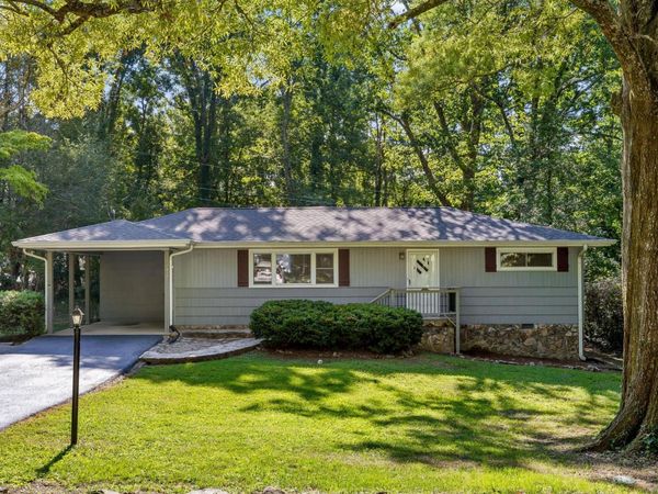 1014 Signal Road, Signal Mountain, TN 37377