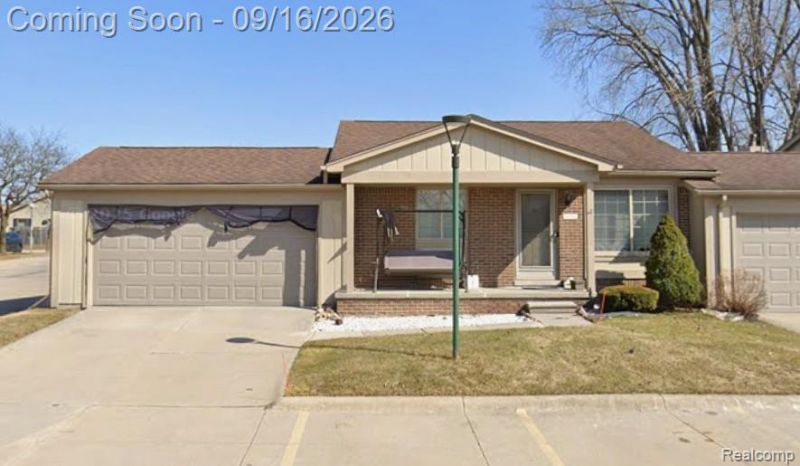 24242 Old Kent Road N, Warren, Mi 48091 Main Photo