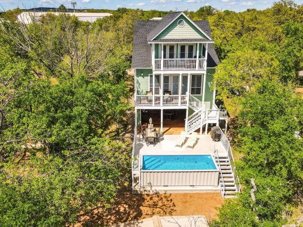 1943 Glencove DR, Kingsland, TX 78639