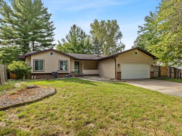 2108 Brook Trails Court SE, Grand Rapids, MI 49508