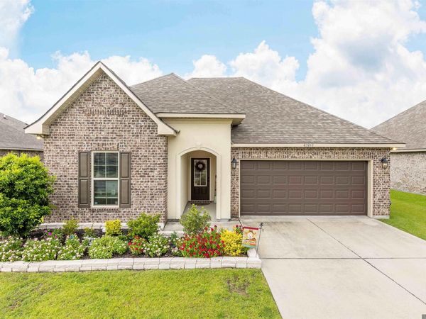 23249 Berry View Dr, Denham Springs, LA 70726