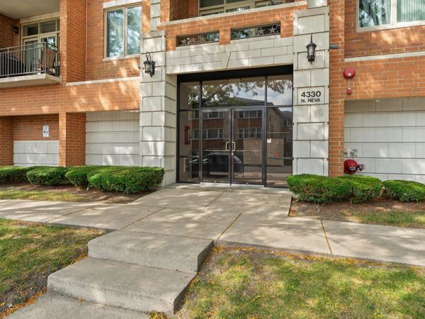 4330 N Neva Avenue , Unit 305, Norridge, IL 60706