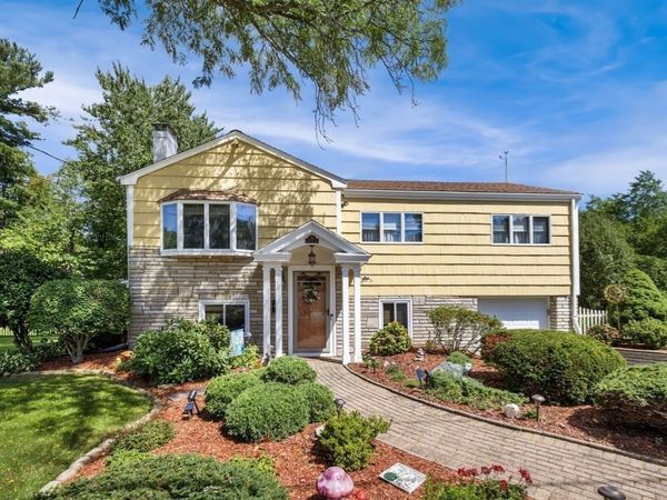 12 Carpenter Road, Lynnfield, MA 01940