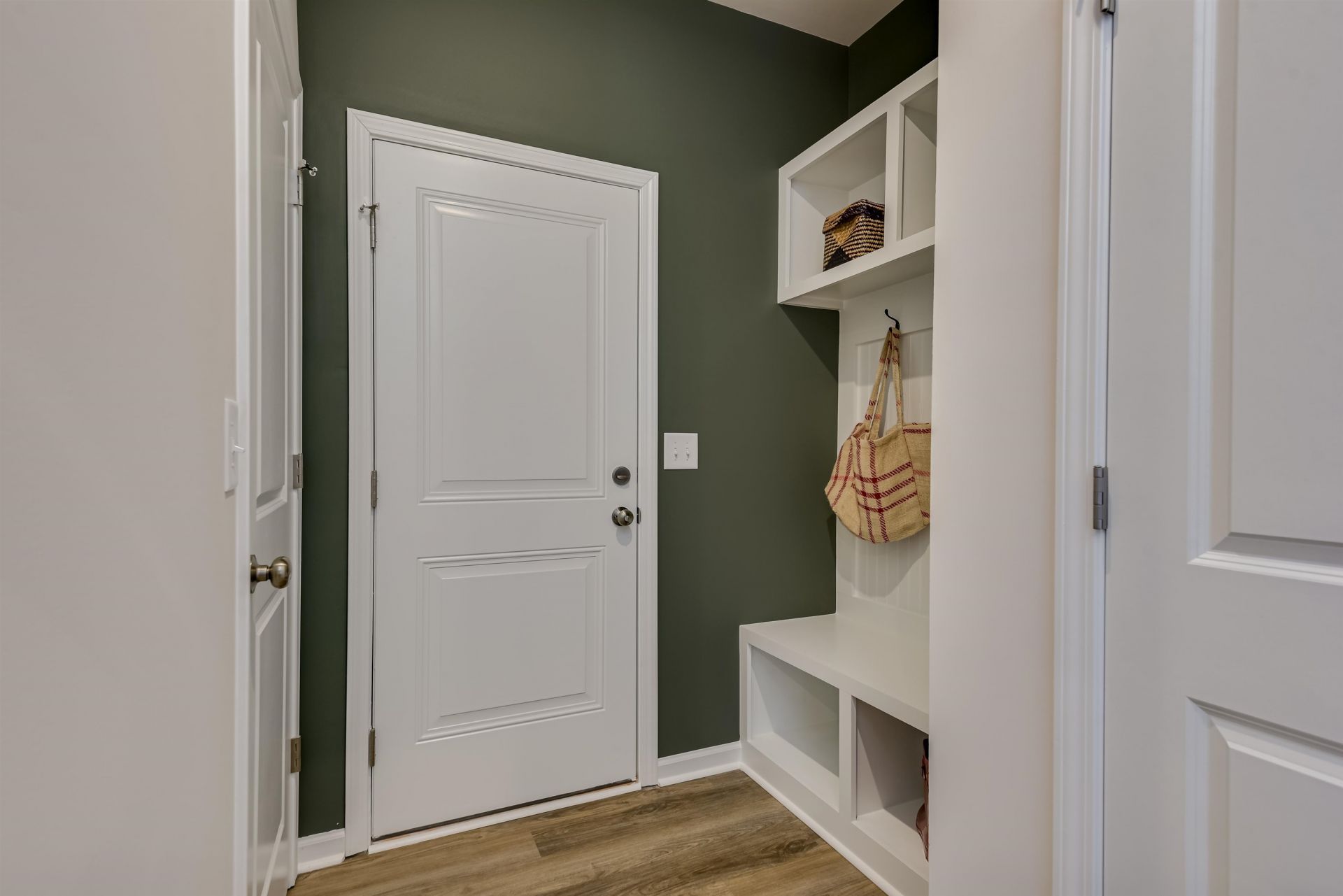 1119 Kings Town Way Photo 40