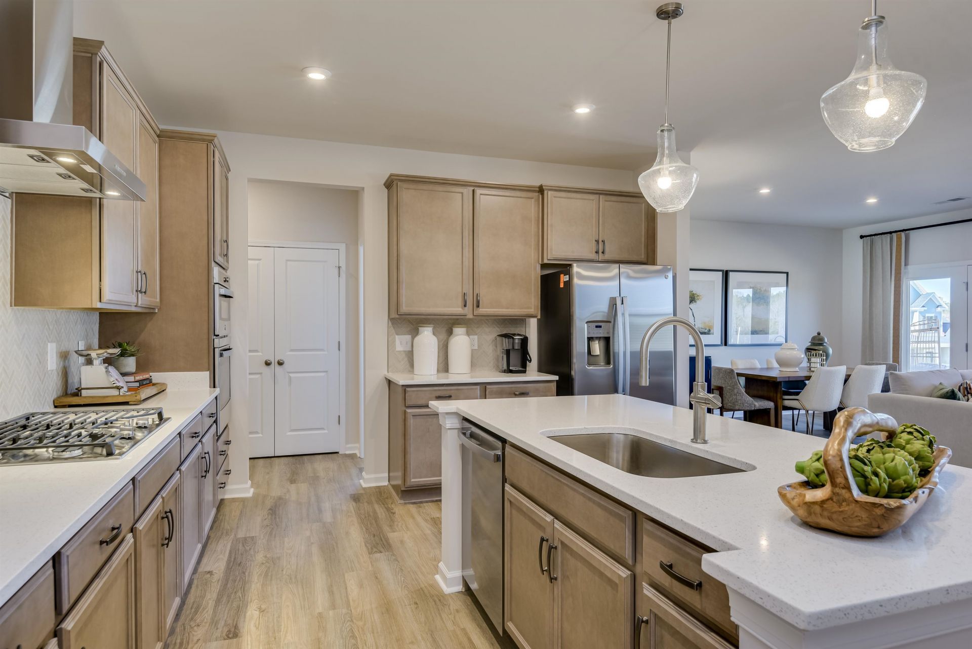 1119 Kings Town Way Photo 6