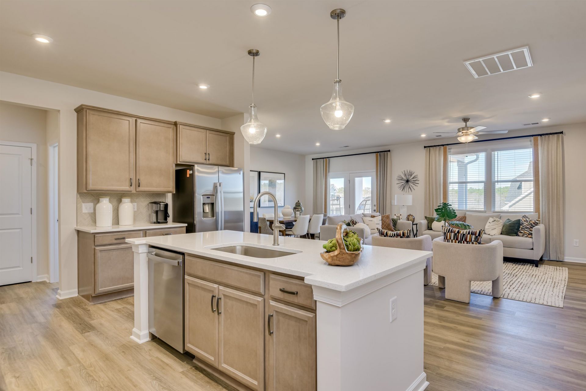 1119 Kings Town Way Photo 7